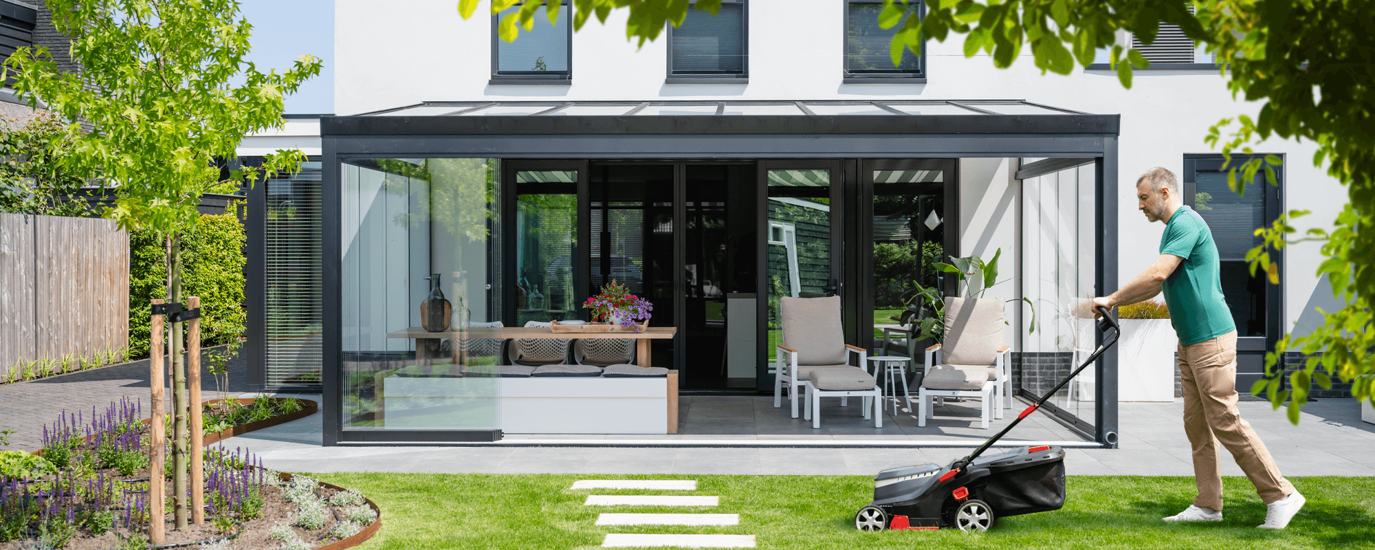 Gartenraume mit schragem Dach