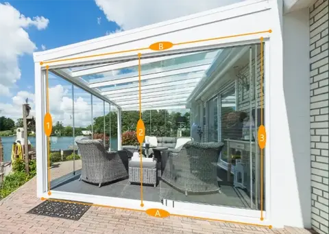 Inmeten glasschuifwanden verasol